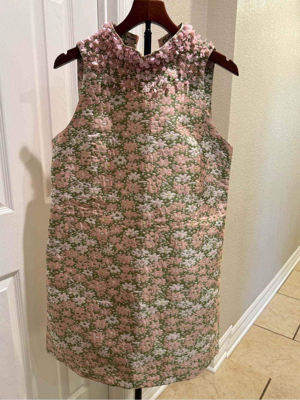 Tuckernuck Sequin Trim Maude Floral Dress Size Large - Picture 3 of 13